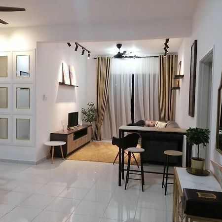 Homestay Casa Nur Iman @Adelia Kajang Exterior foto